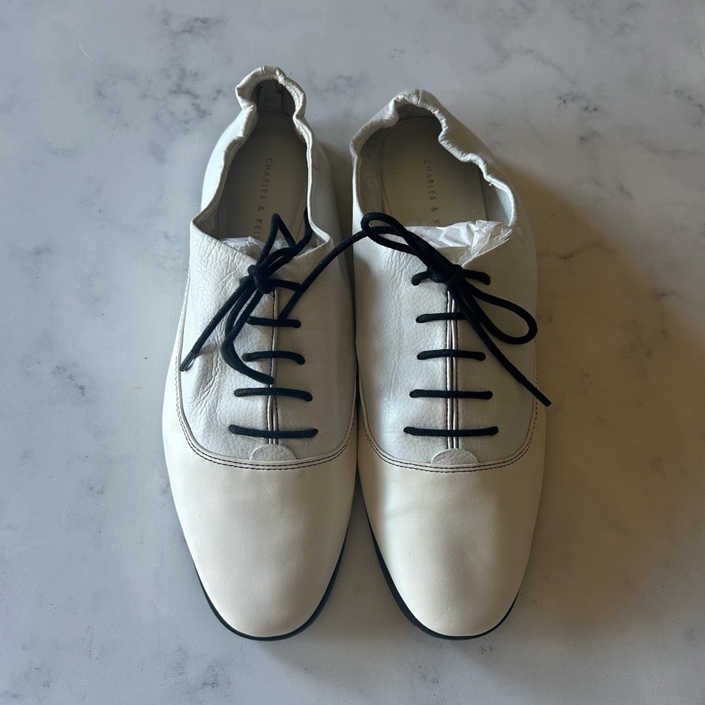 Nice Charles & Keith White Leather Woman’s Lace Flat Retro Loafers